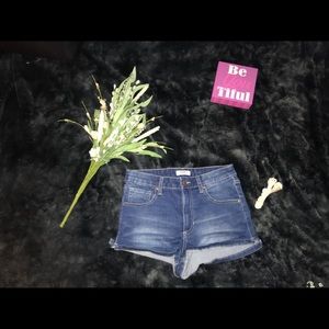 High-waisted Booty Shorts